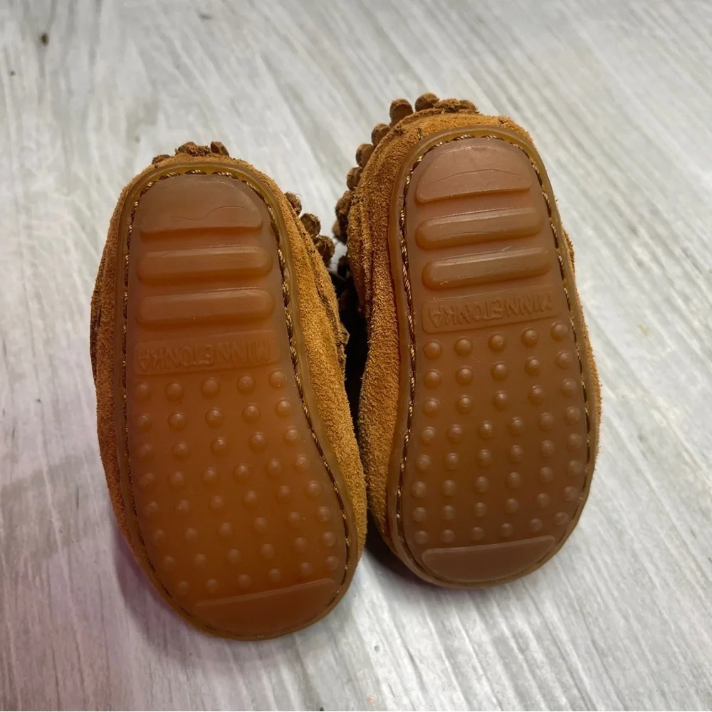 Minnetonka Double Fringe Side-Zip Tan Suede Moccasin Baby Boots size 2